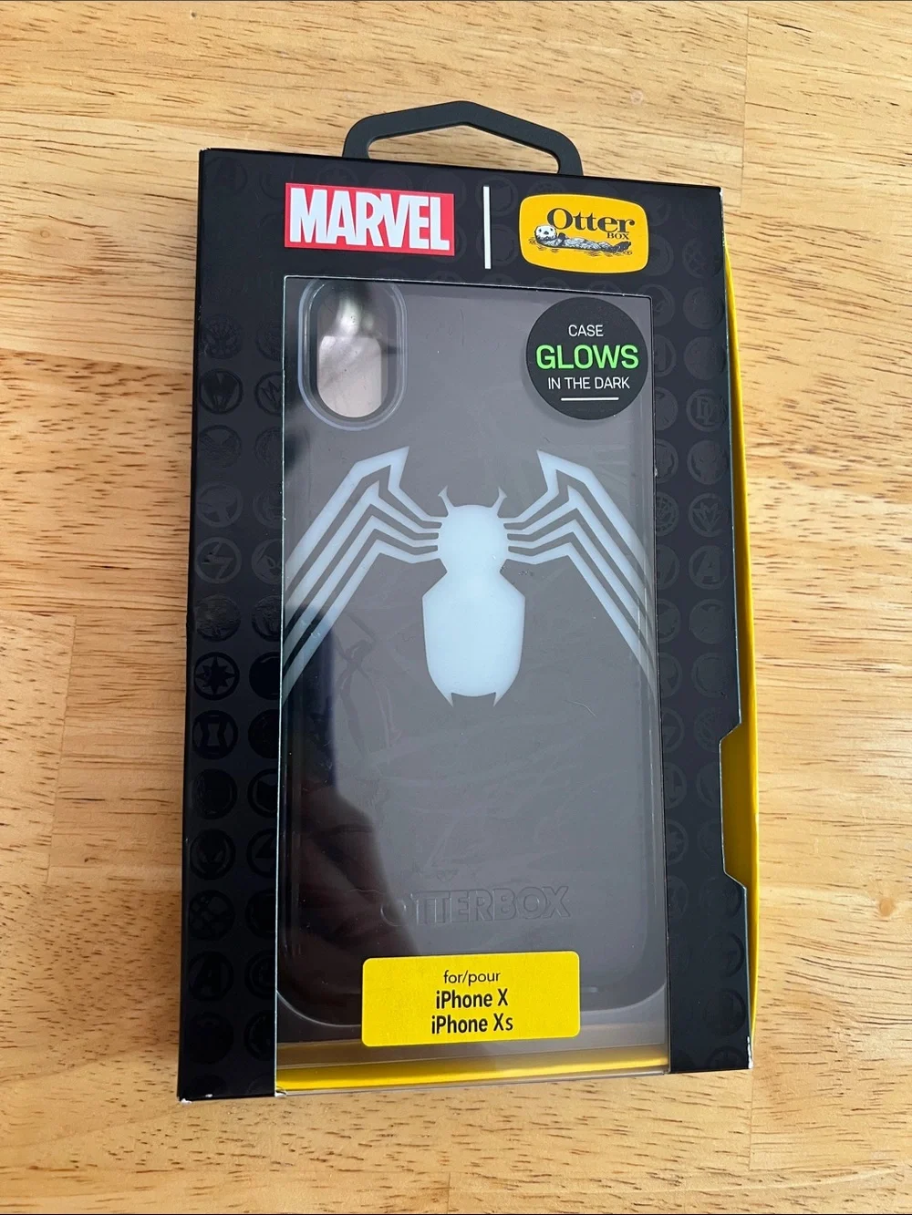 OtterBox Marvel Spider-Man Glow-In-The-Dark iPhone X/XS Case - Black